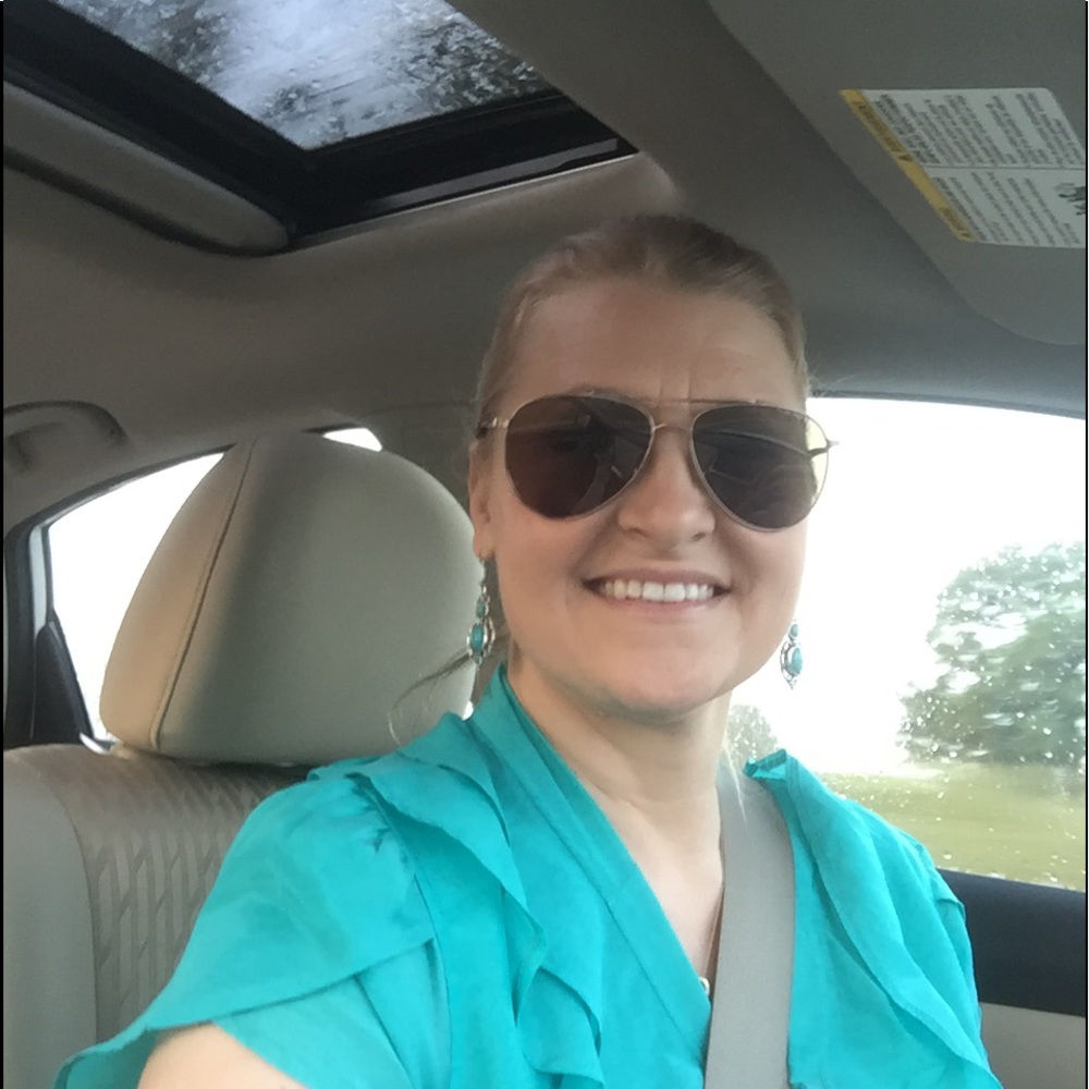 Meet your Posher, Lisa